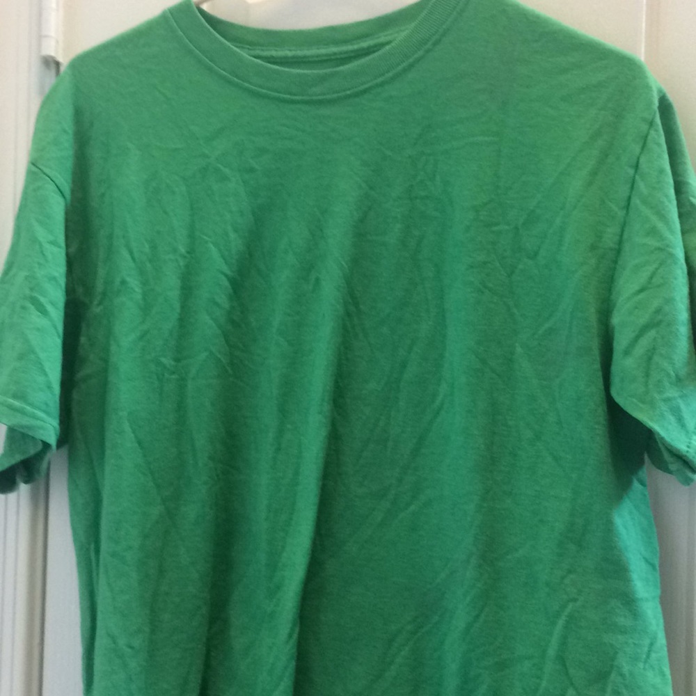 Basic men’s tee medium